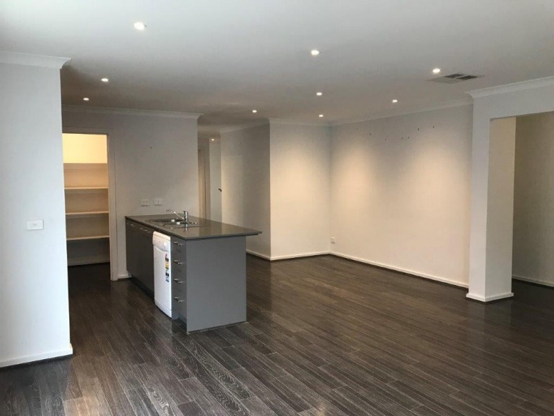 67 Macumba Drive, Clyde North VIC 3978