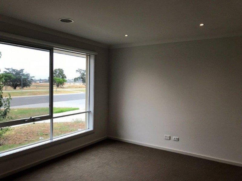 67 Macumba Drive, Clyde North VIC 3978