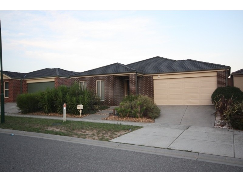 33 Stefan Drive, Berwick VIC 3806