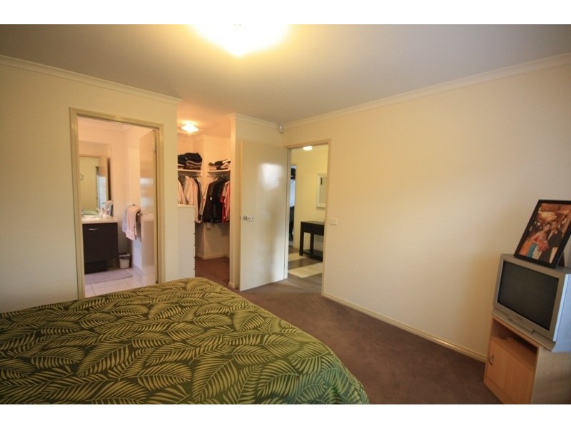 33 Stefan Drive, Berwick VIC 3806