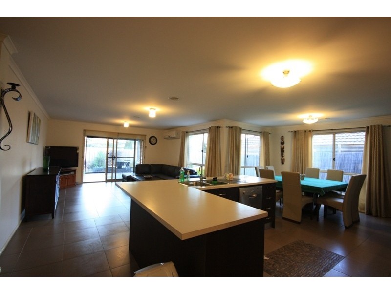 33 Stefan Drive, Berwick VIC 3806