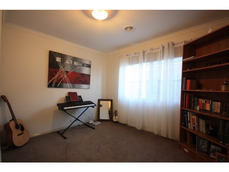 33 Stefan Drive, Berwick VIC 3806