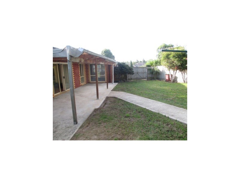 10  Henshaw Court, Narre Warren South VIC 3805