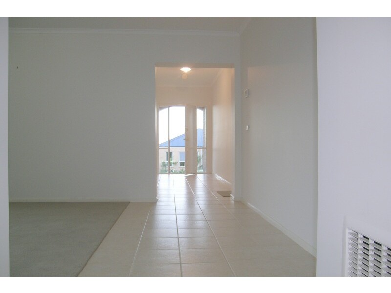 12 Bishop Place, Berwick VIC 3806