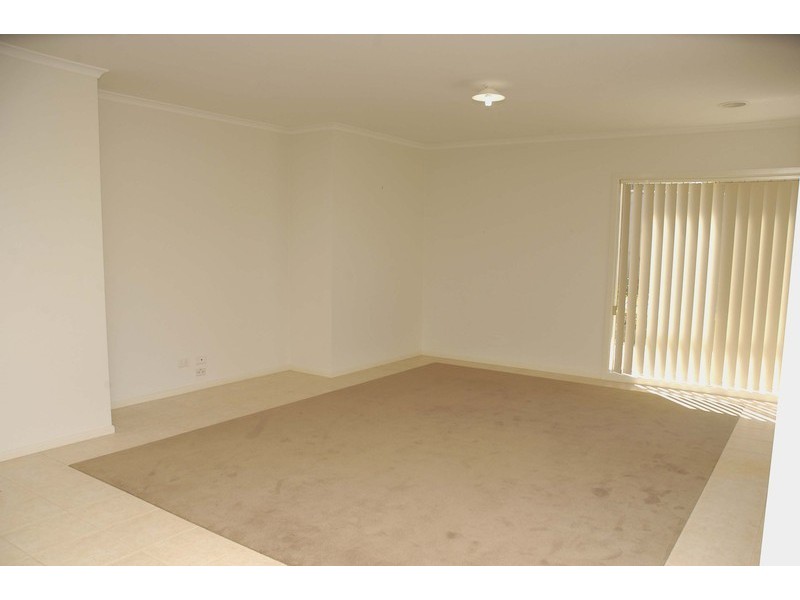 12 Bishop Place, Berwick VIC 3806