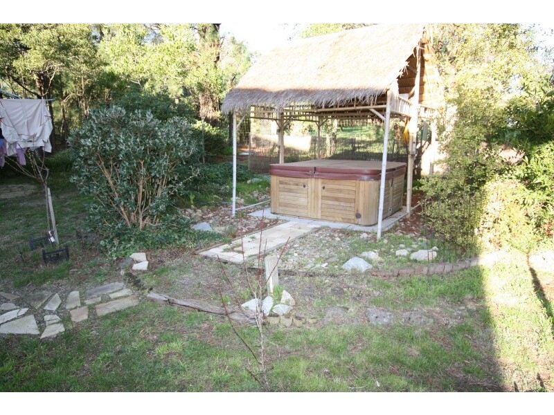 100 Stoney Creek Road, Beaconsfield Upper VIC 3808