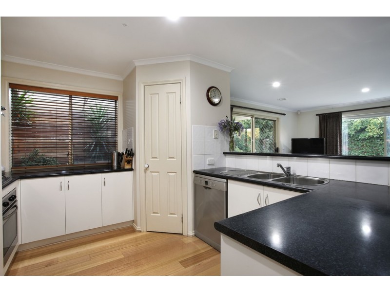 25 Kinsale View, Berwick VIC 3806