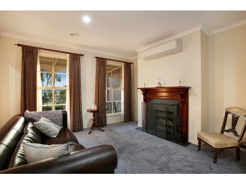 25 Kinsale View, Berwick VIC 3806