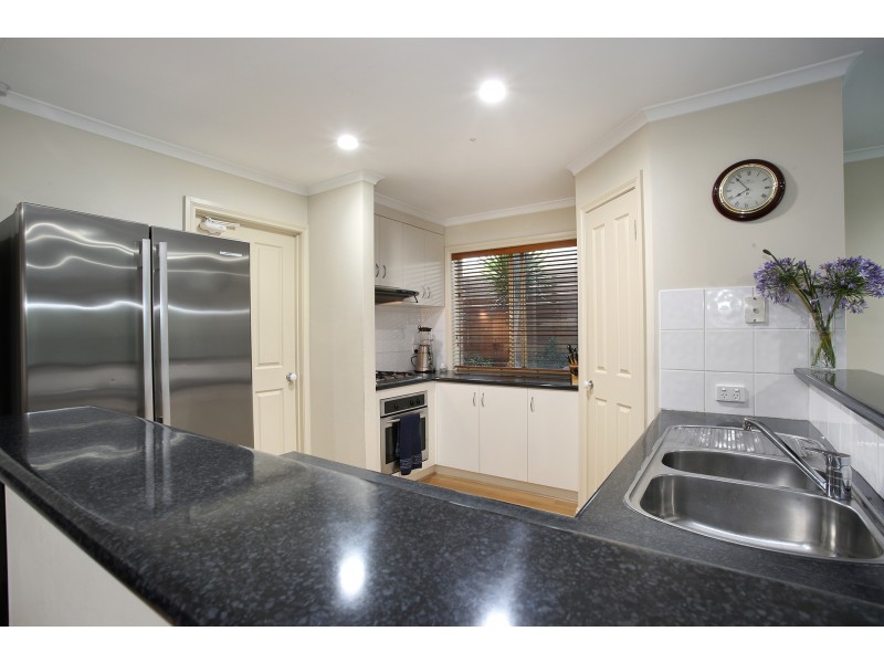 25 Kinsale View, Berwick VIC 3806