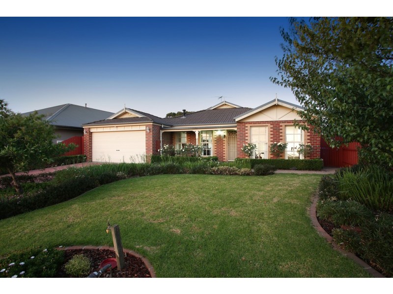 25 Kinsale View, Berwick VIC 3806