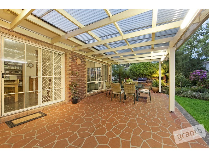 13 Dryden Court, Berwick VIC 3806