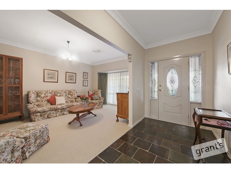 13 Dryden Court, Berwick VIC 3806
