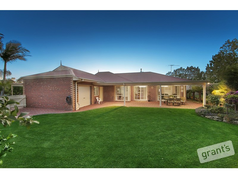 13 Dryden Court, Berwick VIC 3806