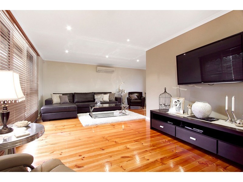 8 Francis Court, Narre Warren VIC 3805