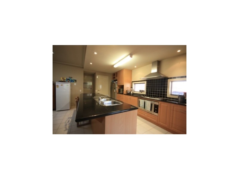 10 Landra Court, Berwick VIC 3806