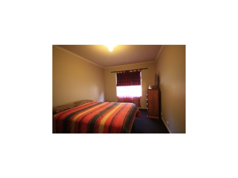 10 Landra Court, Berwick VIC 3806