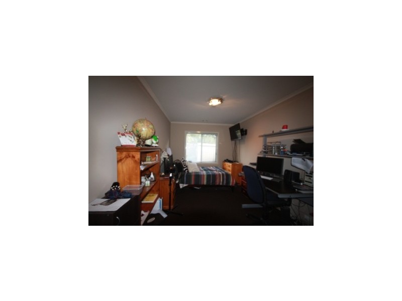 10 Landra Court, Berwick VIC 3806