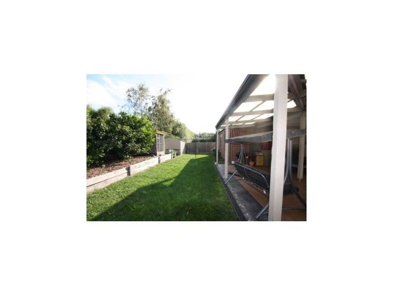 10 Landra Court, Berwick VIC 3806