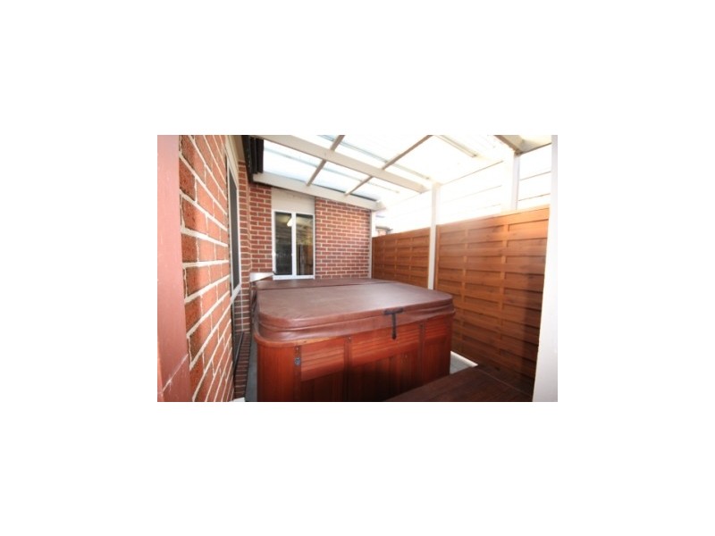 10 Landra Court, Berwick VIC 3806