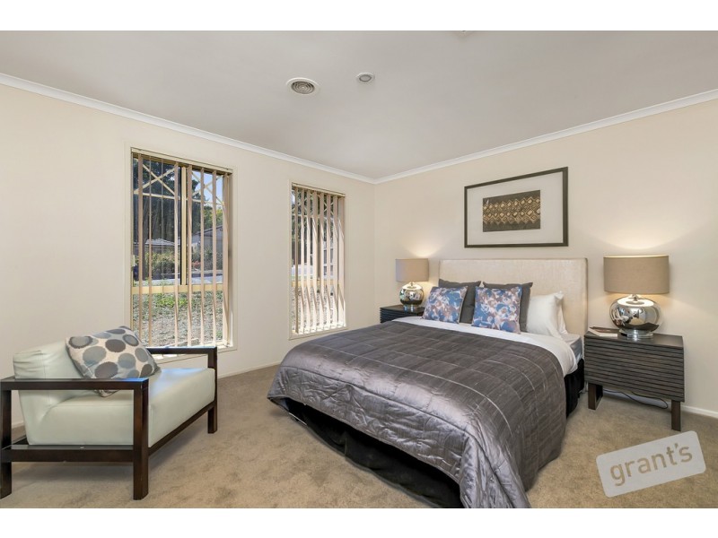 27 Turella Close, Berwick VIC 3806