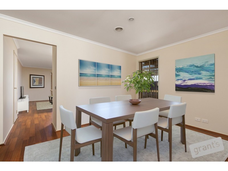 27 Turella Close, Berwick VIC 3806