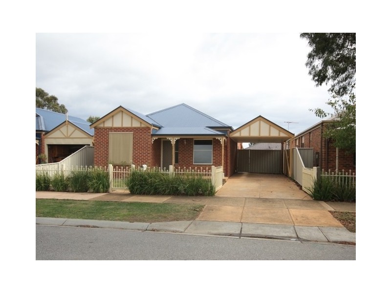 14 Tyrell Place, Pakenham VIC 3810