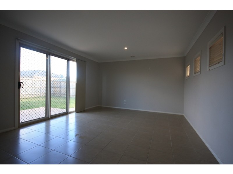 81 Thunderbolt Drive, Cranbourne East VIC 3977