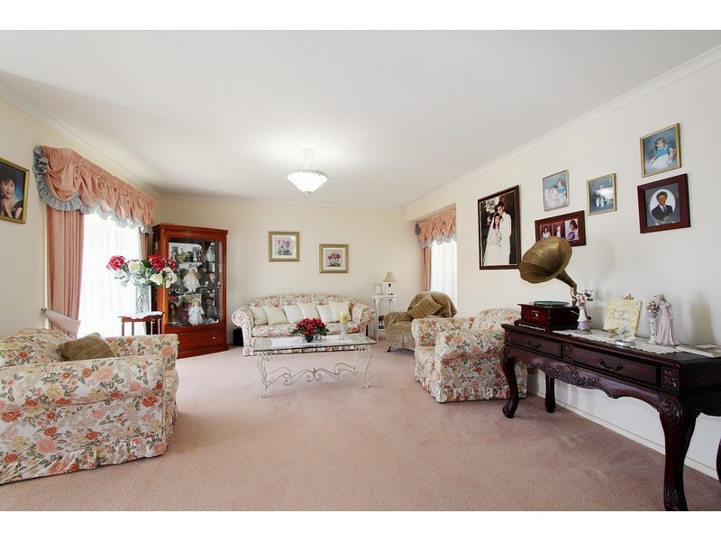 18 Dryden Court, Berwick VIC 3806