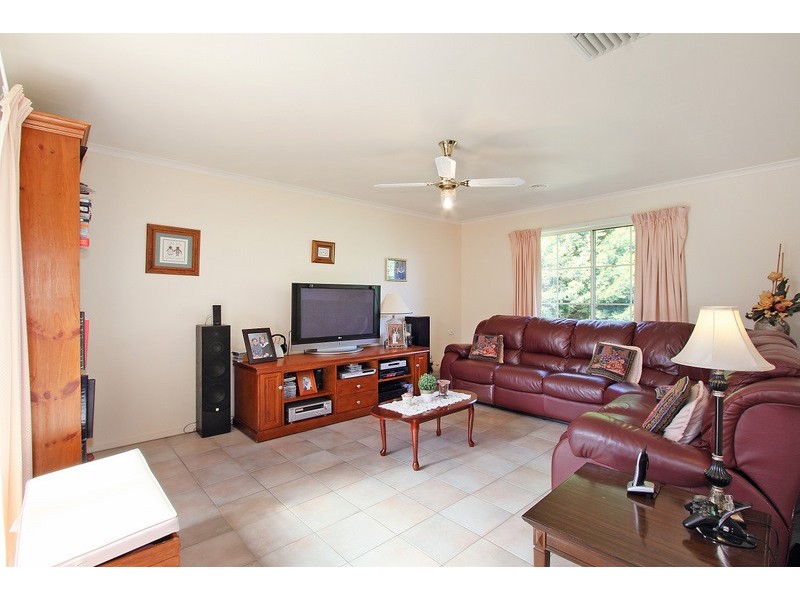 18 Dryden Court, Berwick VIC 3806