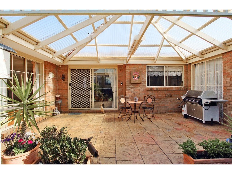 18 Dryden Court, Berwick VIC 3806