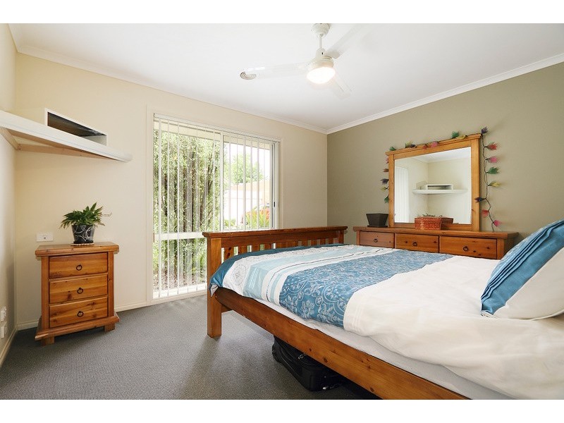2/10 Buchanan Rd, Berwick VIC 3806