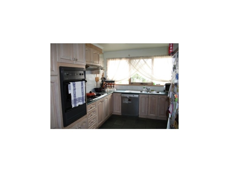 1 Raphael Street, Hallam VIC 3803