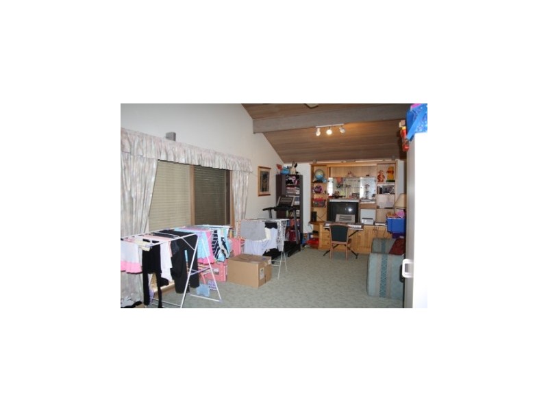 1 Raphael Street, Hallam VIC 3803