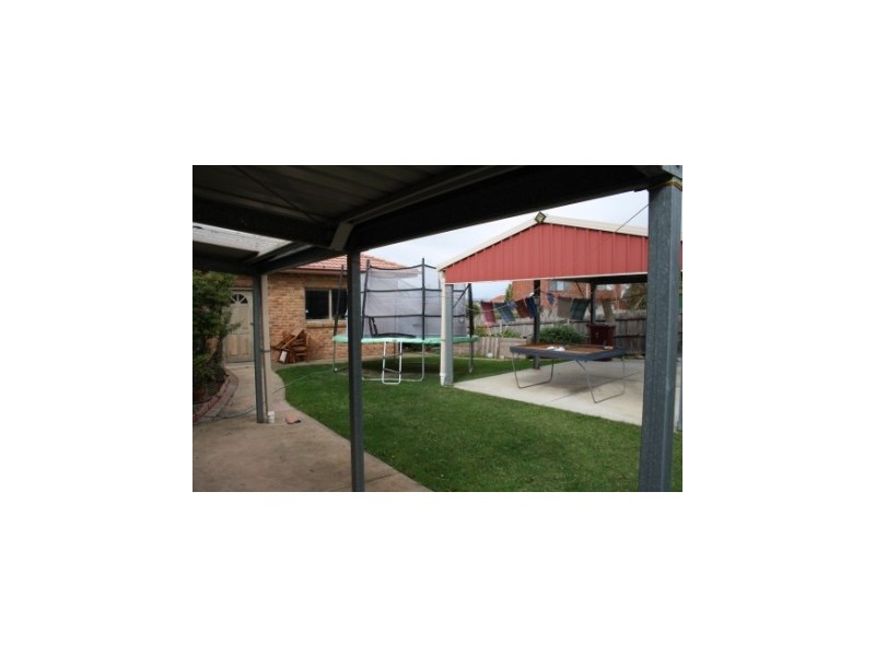 1 Raphael Street, Hallam VIC 3803