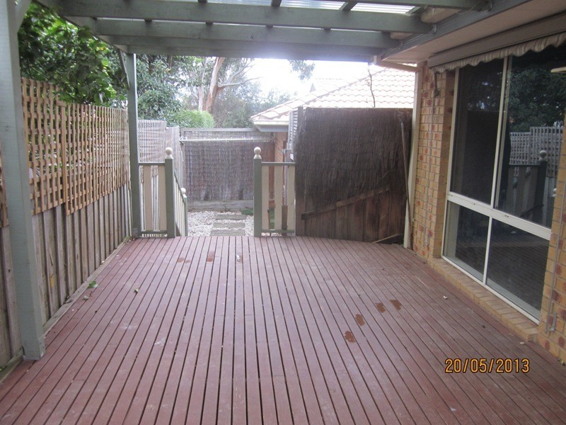 2/10 Buchanan Rd, Berwick VIC 3806