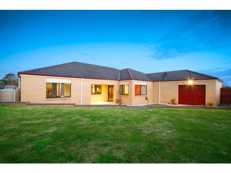 19 Hartsmere Drive, Berwick VIC 3806