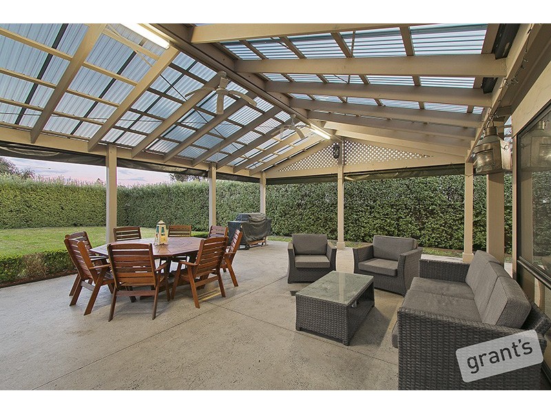 26 Hartsmere Drive, Berwick VIC 3806