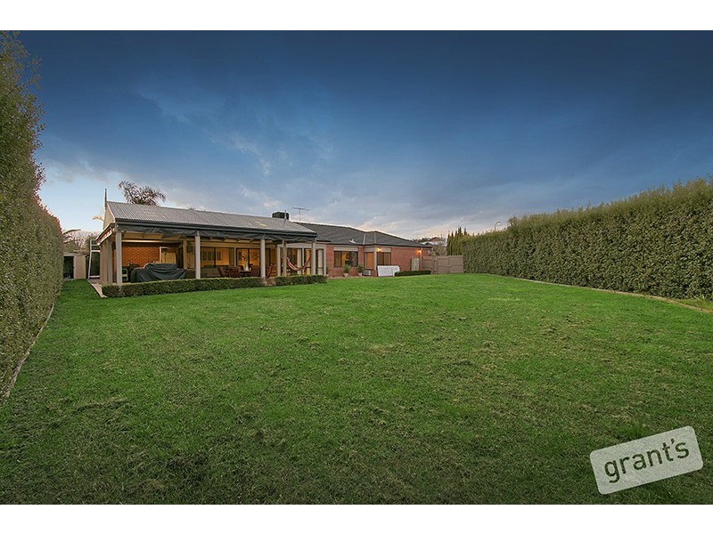 26 Hartsmere Drive, Berwick VIC 3806