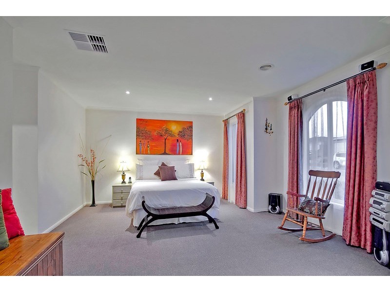 56 Hartsmere Drive, Berwick VIC 3806