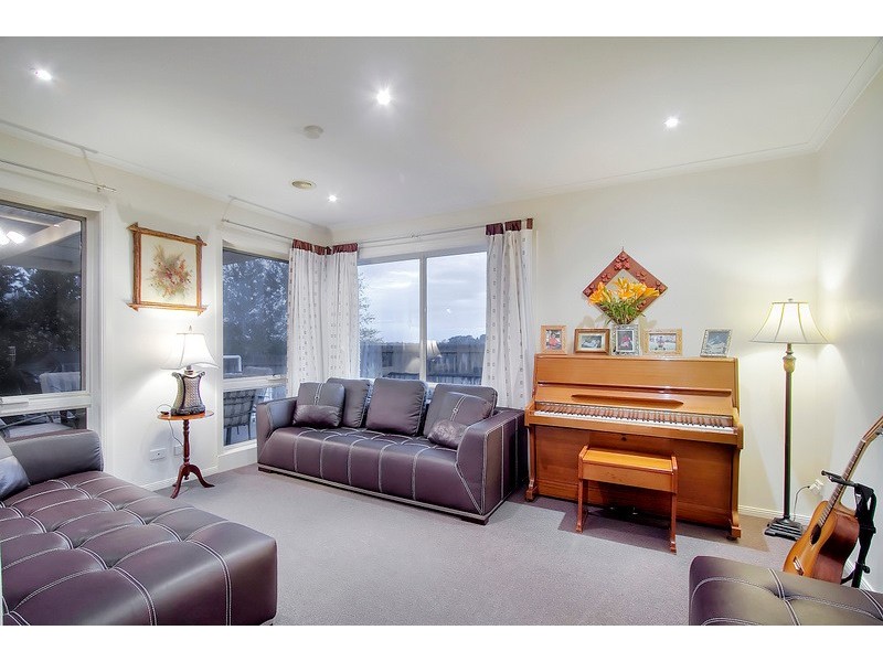 56 Hartsmere Drive, Berwick VIC 3806