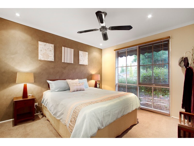 17 Lodge Crescent, Berwick VIC 3806