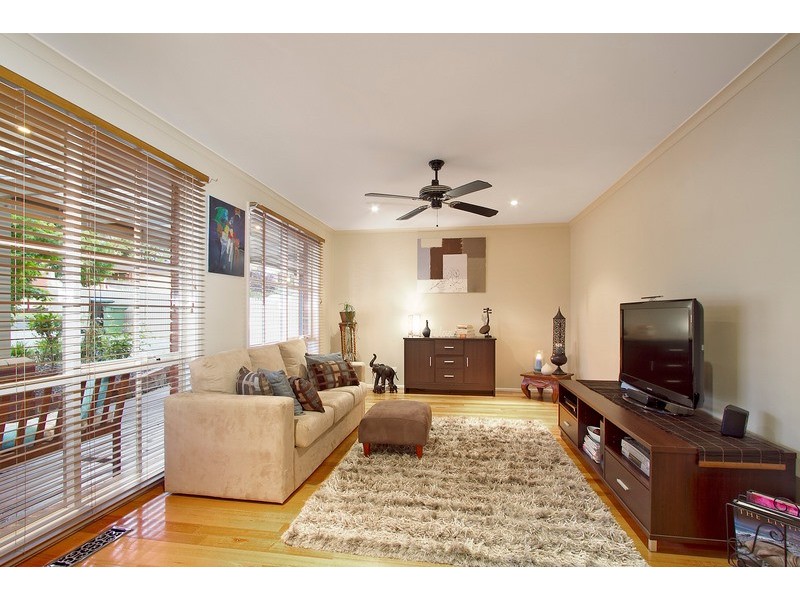 17 Lodge Crescent, Berwick VIC 3806