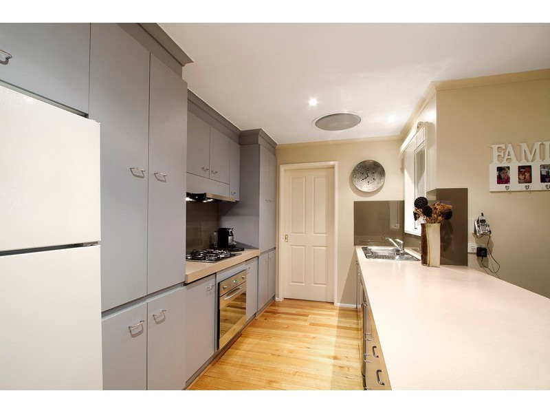 17 Lodge Crescent, Berwick VIC 3806