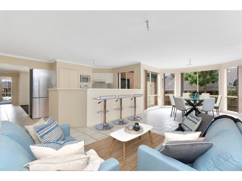 15 Highland Crescent, Narre Warren South VIC 3805