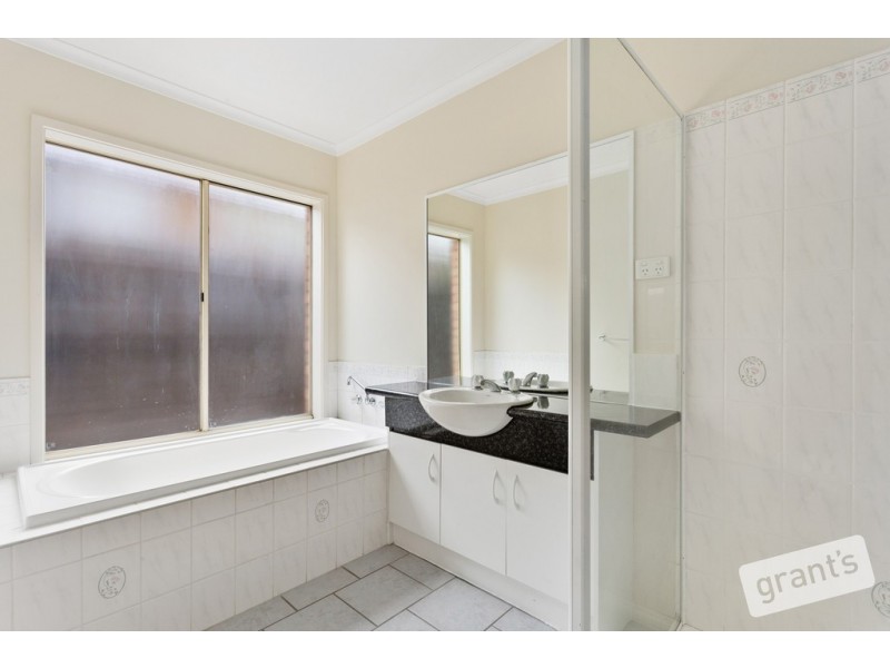 15 Highland Crescent, Narre Warren South VIC 3805