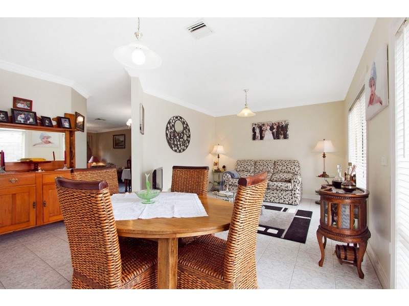 44 Royston Avenue, Berwick VIC 3806