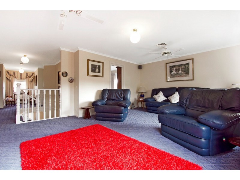 44 Royston Avenue, Berwick VIC 3806