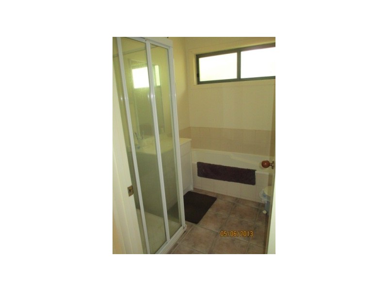 2/10 Rogers Street, Pakenham VIC 3810