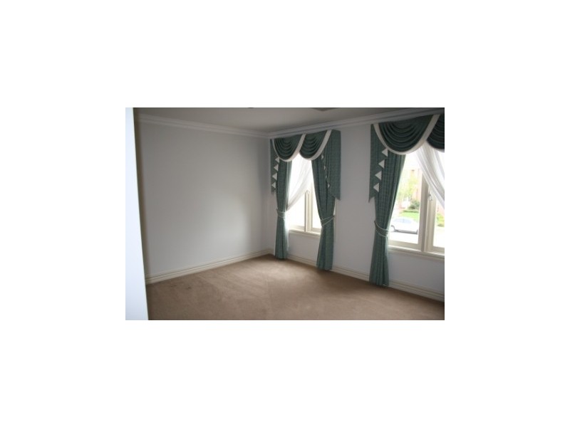 120 Berwick Springs Boulevard, Narre Warren South VIC 3805