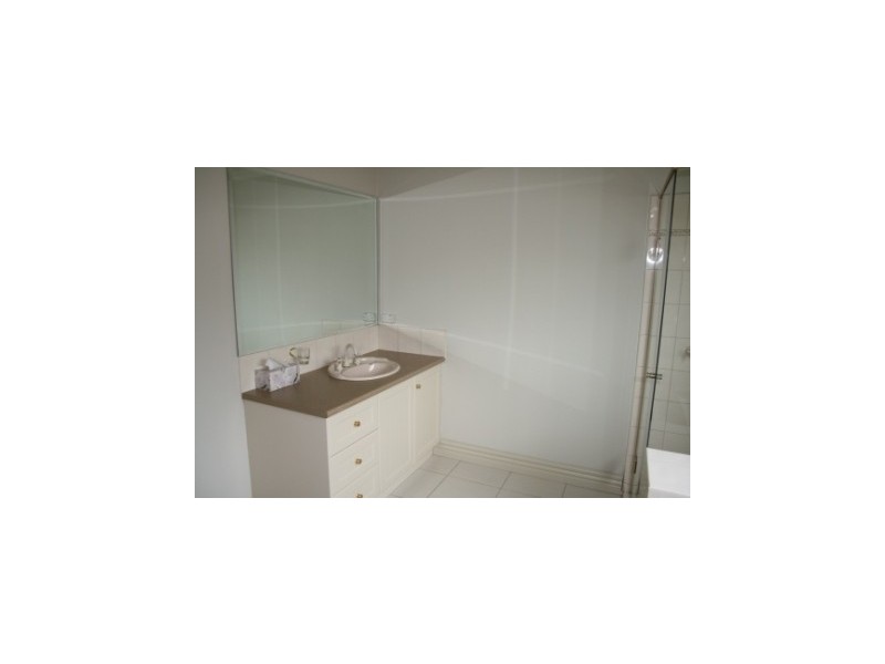 120 Berwick Springs Boulevard, Narre Warren South VIC 3805